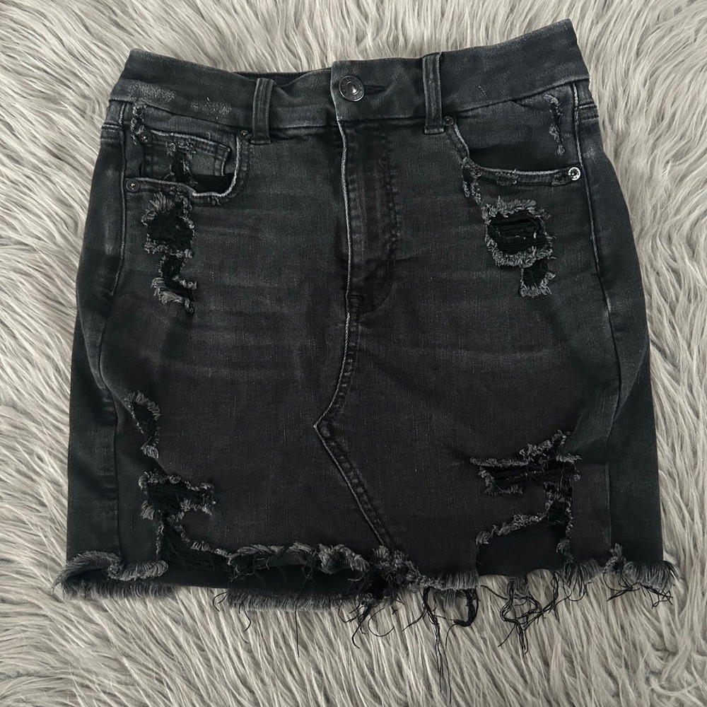 American Eagle Curvy Hi-Rise Mini Jean Skirt Women Size 6 Black Denim Distressed